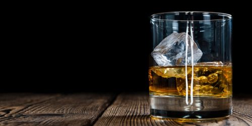 Người bị viêm gan B cấp tính cần tránh uống rượu