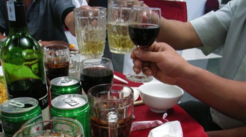 Rượu bia là nguyên nhân hàng đầu dẫn đến ung thư gan